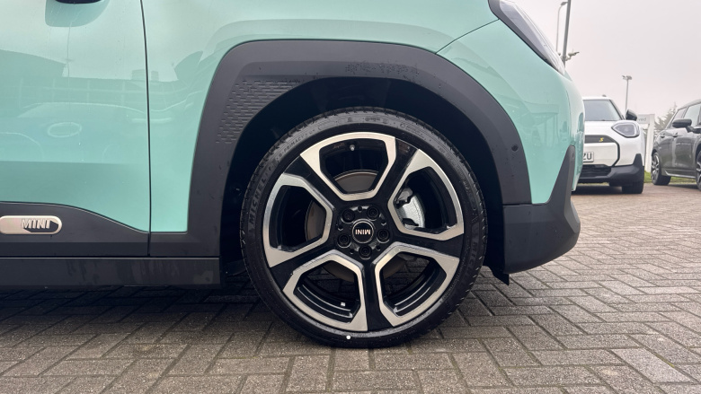 MINI Aceman 135kW E Classic 43kWh 5dr Auto Electric Hatchback